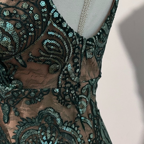 Cache Emerald Sequin Dress - Picture 9 of 14